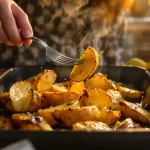 Pommes de terre au four : l’astuce simple que j’utilise pour les rendre bien croustillantes à tous les coups
