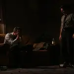 découvrez comment reconnaître les signes d'une addiction à l'alcool, les conséquences sur la relation, et obtenez des conseils pour prendre la meilleure décision face à une personne alcoolique.