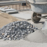 découvrez notre guide complet pour un dosage béton 350 kg optimal, apprenez à bien mélanger sable et gravier pour un béton résistant et de qualité.